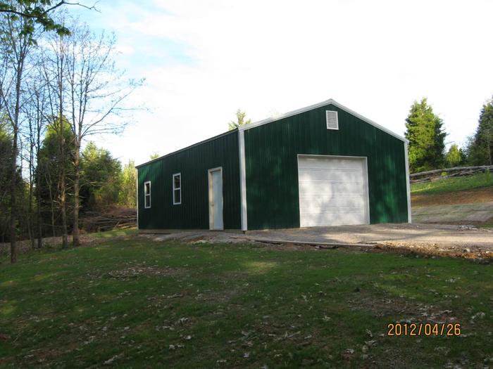 [Thumbnail for New Barn 2012.jpg]